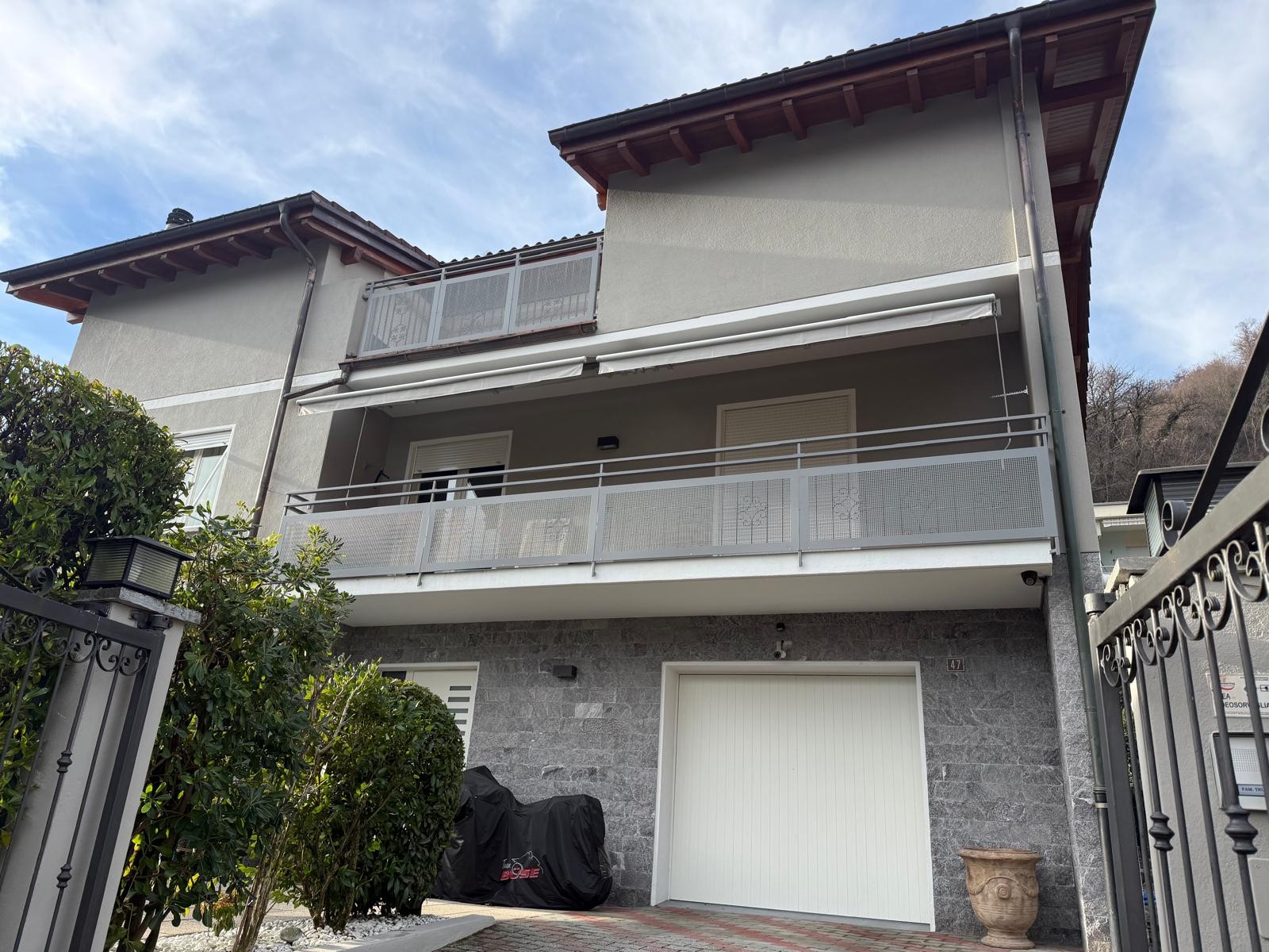 Agno / Cassina D'Agno ampia villa unifamiliare con piscina