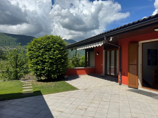 Lugano/Breganzona ampia casa unifamiliare in posizione tranquilla