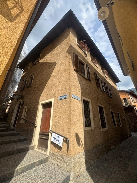 Canobbio/Lugano vendiamo casa unifamiliare di nucleo
